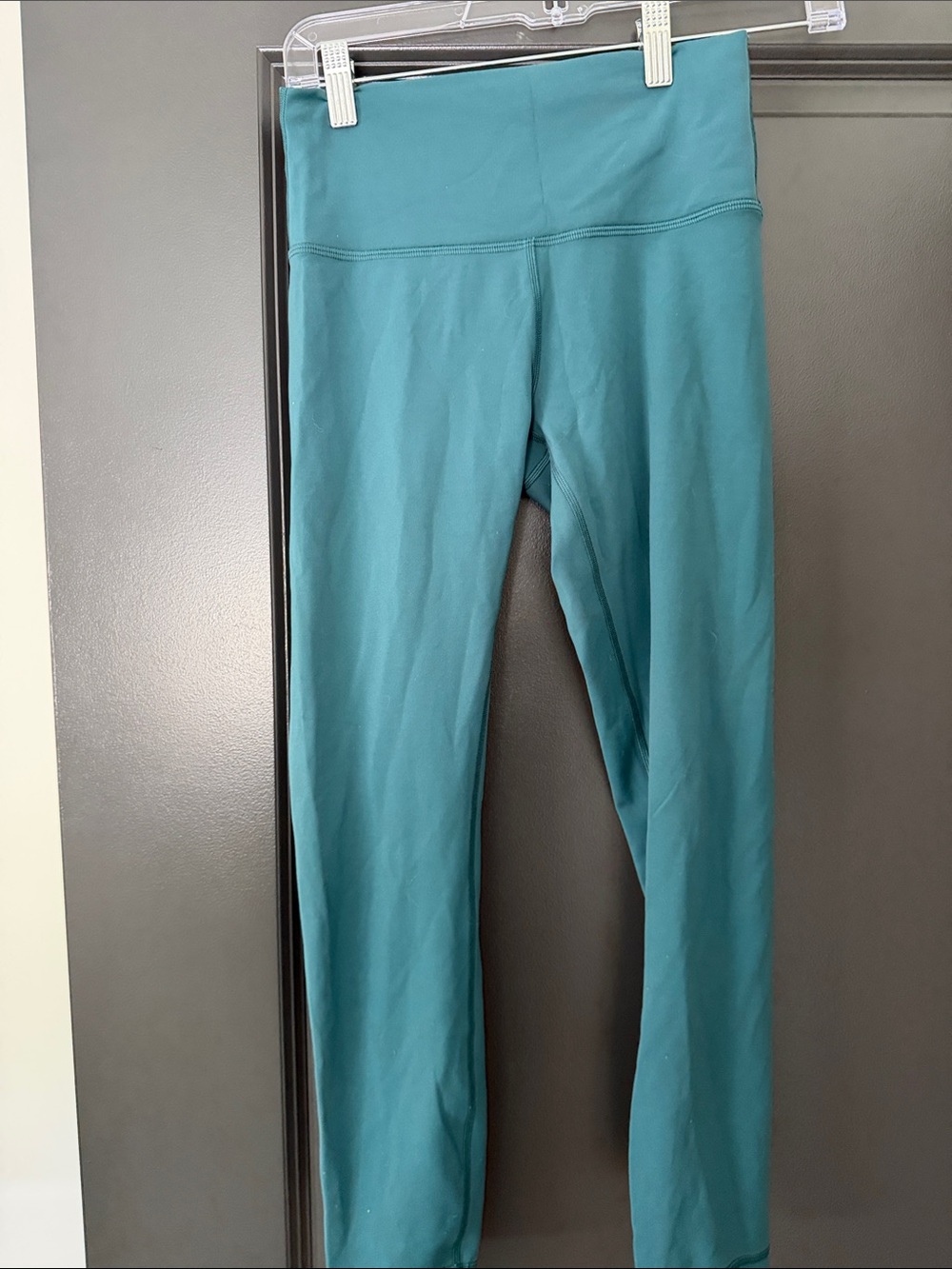 Lululemon women’s Teal Active Leggings